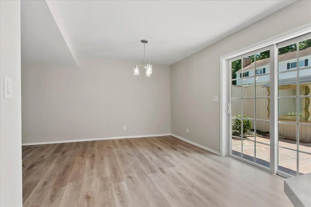 7312 Cardigan Circle, Sandy Springs, Georgia 30328, 3 Bedrooms Bedrooms, ,2 BathroomsBathrooms,Residential,Sold,7312 Cardigan Circle,7252827