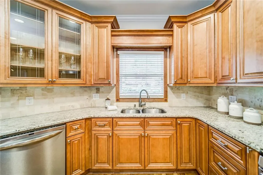 8570 Hope Mews Court, Sandy Springs, Georgia 30350, 2 Bedrooms Bedrooms, ,2 BathroomsBathrooms,Residential,Sold,8570 Hope Mews Court,6754882