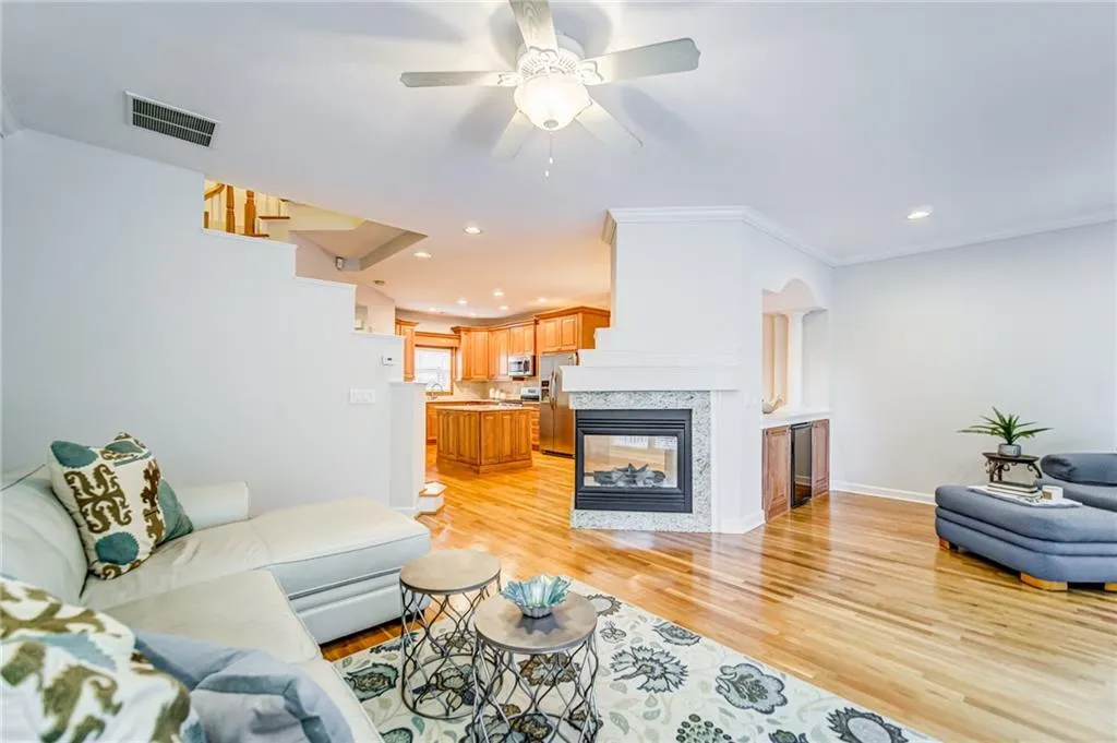 8570 Hope Mews Court, Sandy Springs, Georgia 30350, 2 Bedrooms Bedrooms, ,2 BathroomsBathrooms,Residential,Sold,8570 Hope Mews Court,6754882