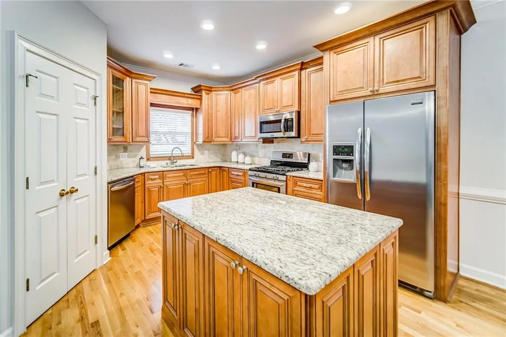 8570 Hope Mews Court, Sandy Springs, Georgia 30350, 2 Bedrooms Bedrooms, ,2 BathroomsBathrooms,Residential,Sold,8570 Hope Mews Court,6754882