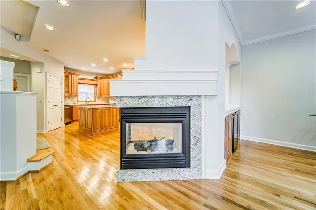 8570 Hope Mews Court, Sandy Springs, Georgia 30350, 2 Bedrooms Bedrooms, ,2 BathroomsBathrooms,Residential,Sold,8570 Hope Mews Court,6754882