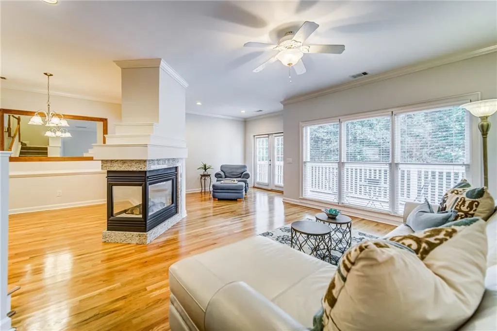 8570 Hope Mews Court, Sandy Springs, Georgia 30350, 2 Bedrooms Bedrooms, ,2 BathroomsBathrooms,Residential,Sold,8570 Hope Mews Court,6754882