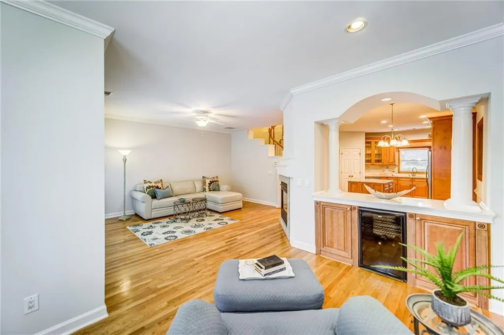 8570 Hope Mews Court, Sandy Springs, Georgia 30350, 2 Bedrooms Bedrooms, ,2 BathroomsBathrooms,Residential,Sold,8570 Hope Mews Court,6754882