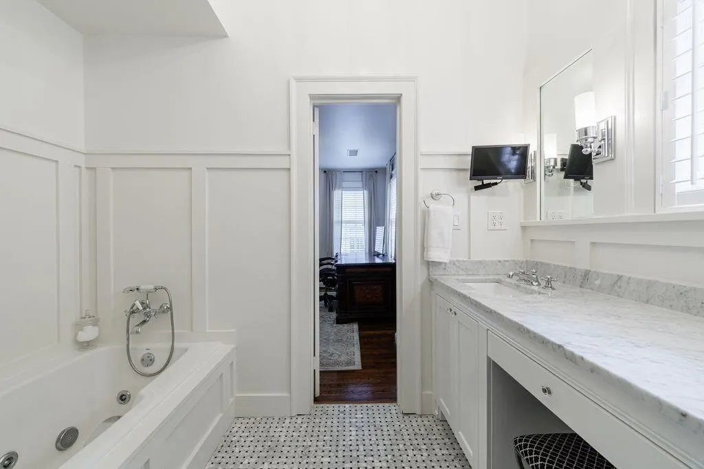 42 Camden Road Ne, Atlanta, Georgia 30309, 3 Bedrooms Bedrooms, ,2 BathroomsBathrooms,Residential,For Sale,42 Camden Road Ne,7648094