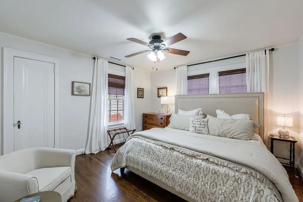 Secondary Bedroom with en-suite Bath