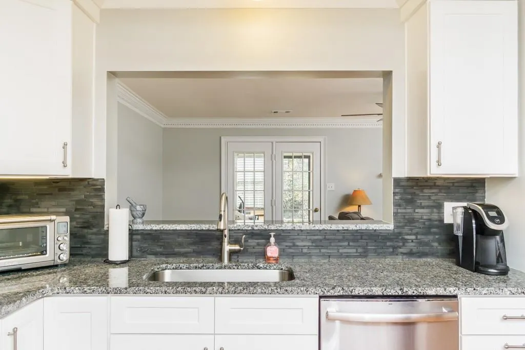 7919 Briar Villa Place, Sandy Springs, Georgia 30350, 2 Bedrooms Bedrooms, ,2 BathroomsBathrooms,Residential,Sold,7919 Briar Villa Place,6669519