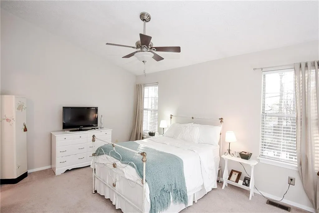704 Wedgewood Way, Sandy Springs, Georgia 30350, 2 Bedrooms Bedrooms, ,2 BathroomsBathrooms,Residential,Sold,704 Wedgewood Way,5640345