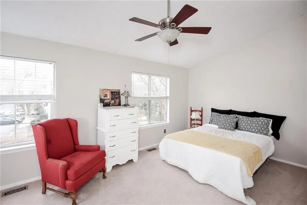 704 Wedgewood Way, Sandy Springs, Georgia 30350, 2 Bedrooms Bedrooms, ,2 BathroomsBathrooms,Residential,Sold,704 Wedgewood Way,5640345