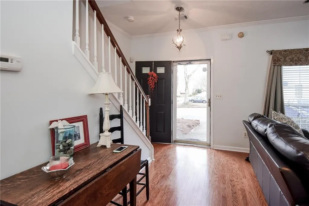 704 Wedgewood Way, Sandy Springs, Georgia 30350, 2 Bedrooms Bedrooms, ,2 BathroomsBathrooms,Residential,Sold,704 Wedgewood Way,5640345