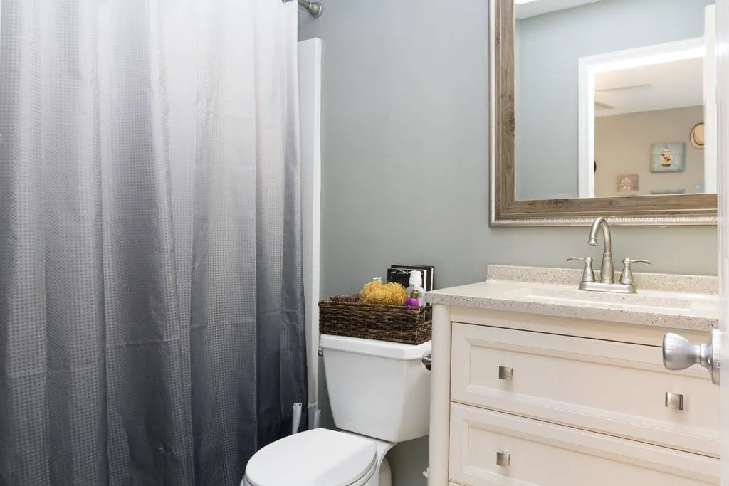 1706 Queen Anne Court, Sandy Springs, Georgia 30350, 2 Bedrooms Bedrooms, ,2 BathroomsBathrooms,Residential,Sold,1706 Queen Anne Court,6581135