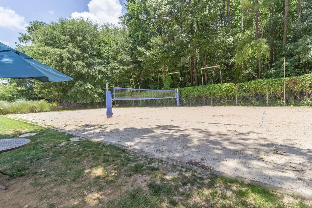 1706 Queen Anne Court, Sandy Springs, Georgia 30350, 2 Bedrooms Bedrooms, ,2 BathroomsBathrooms,Residential,Sold,1706 Queen Anne Court,6581135