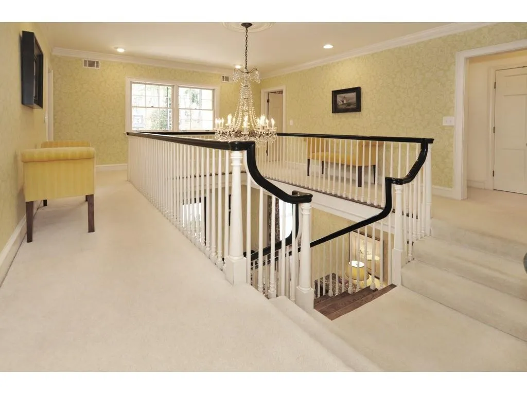 690 Weatherly Lane, Sandy Springs, Georgia 30328, 5 Bedrooms Bedrooms, ,3 BathroomsBathrooms,Residential,Sold,690 Weatherly Lane,6507021