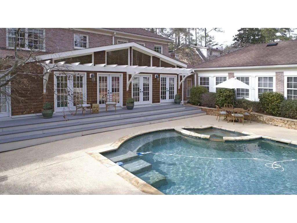 690 Weatherly Lane, Sandy Springs, Georgia 30328, 5 Bedrooms Bedrooms, ,3 BathroomsBathrooms,Residential,Sold,690 Weatherly Lane,6507021