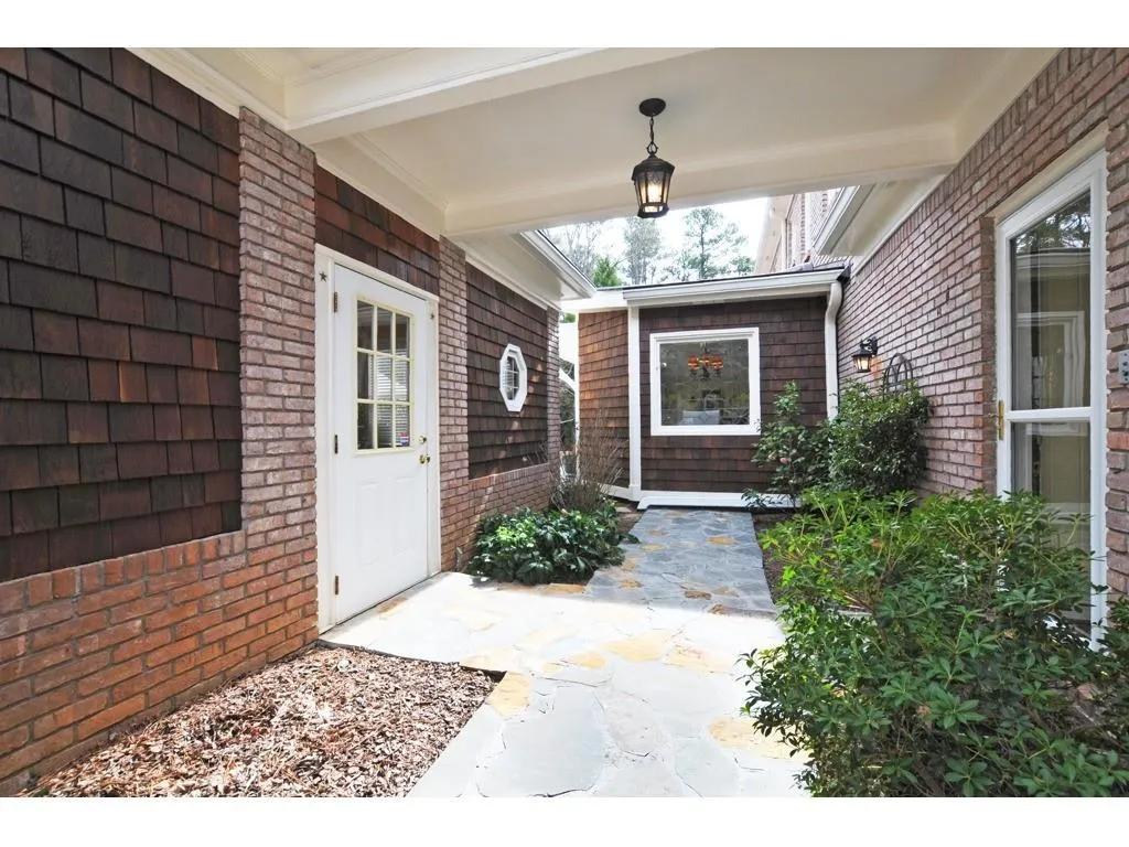 690 Weatherly Lane, Sandy Springs, Georgia 30328, 5 Bedrooms Bedrooms, ,3 BathroomsBathrooms,Residential,Sold,690 Weatherly Lane,6507021