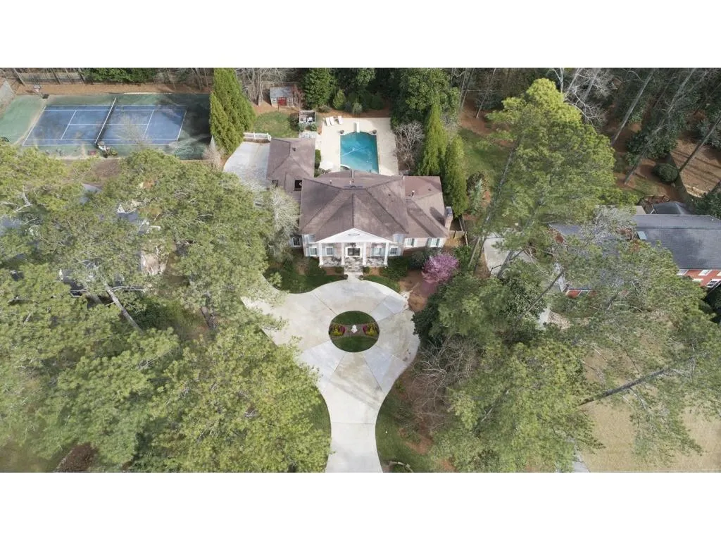 690 Weatherly Lane, Sandy Springs, Georgia 30328, 5 Bedrooms Bedrooms, ,3 BathroomsBathrooms,Residential,Sold,690 Weatherly Lane,6507021