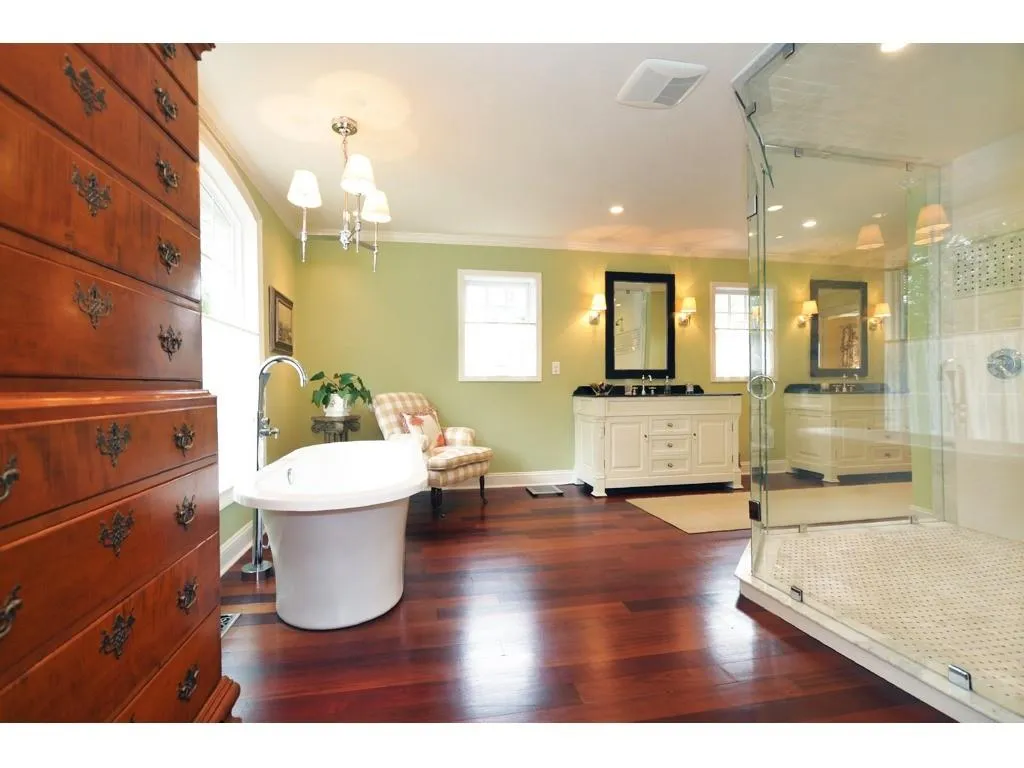 690 Weatherly Lane, Sandy Springs, Georgia 30328, 5 Bedrooms Bedrooms, ,3 BathroomsBathrooms,Residential,Sold,690 Weatherly Lane,6507021