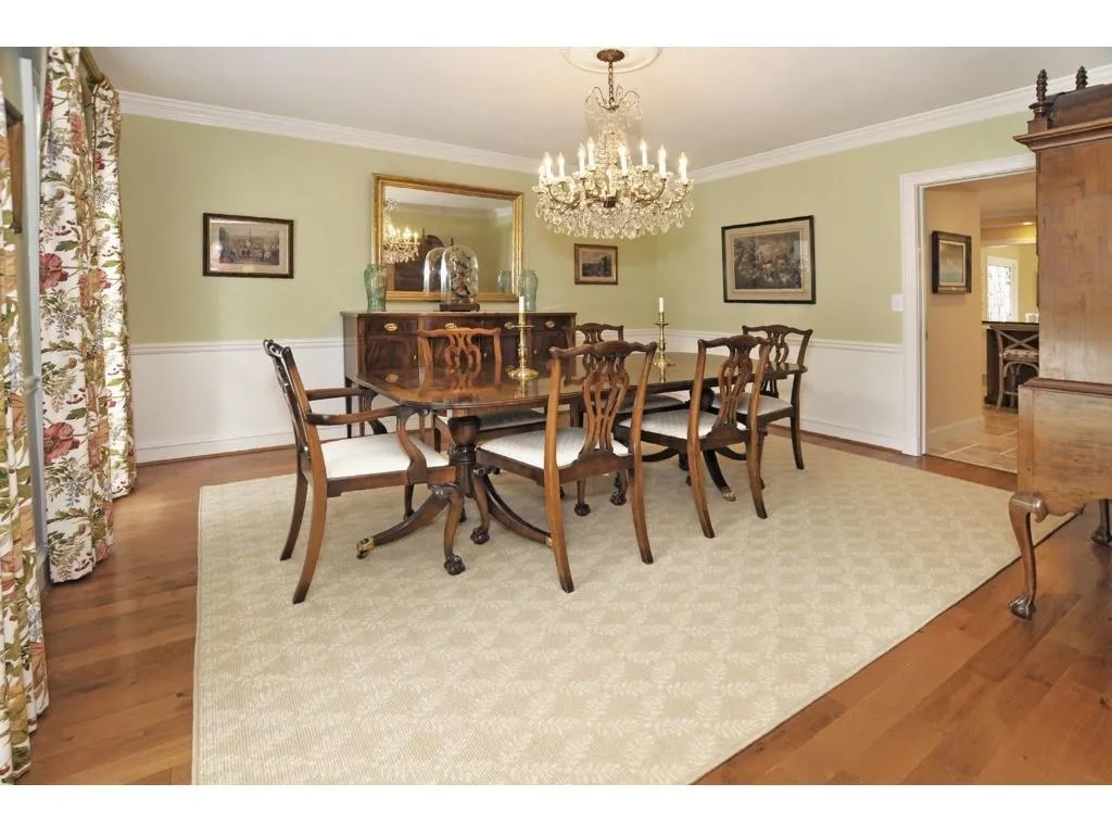 690 Weatherly Lane, Sandy Springs, Georgia 30328, 5 Bedrooms Bedrooms, ,3 BathroomsBathrooms,Residential,Sold,690 Weatherly Lane,6507021