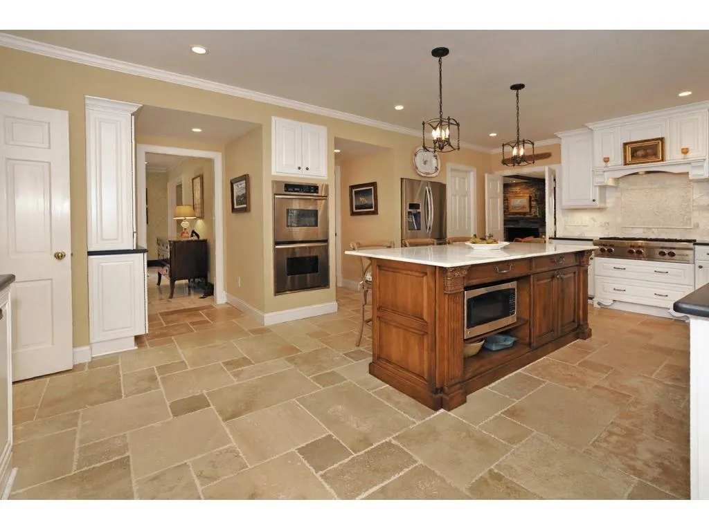 690 Weatherly Lane, Sandy Springs, Georgia 30328, 5 Bedrooms Bedrooms, ,3 BathroomsBathrooms,Residential,Sold,690 Weatherly Lane,6507021