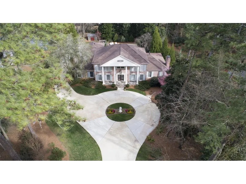 690 Weatherly Lane, Sandy Springs, Georgia 30328, 5 Bedrooms Bedrooms, ,3 BathroomsBathrooms,Residential,Sold,690 Weatherly Lane,6507021