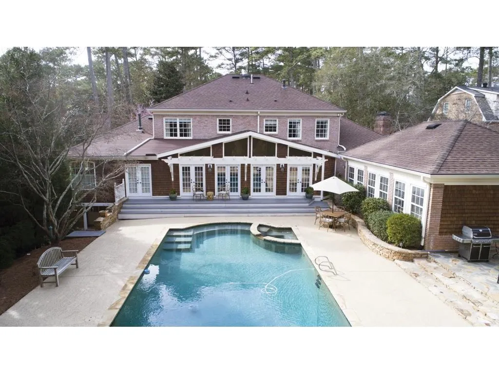 690 Weatherly Lane, Sandy Springs, Georgia 30328, 5 Bedrooms Bedrooms, ,3 BathroomsBathrooms,Residential,Sold,690 Weatherly Lane,6507021