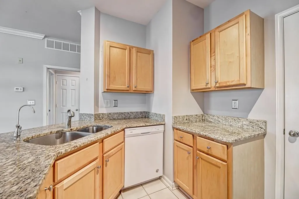 5641 Roswell Road Unit 102, Sandy Springs, Georgia 30342, 1 Bedroom Bedrooms, ,1 BathroomBathrooms,Residential,Sold,5641 Roswell Road Unit 102,6866056