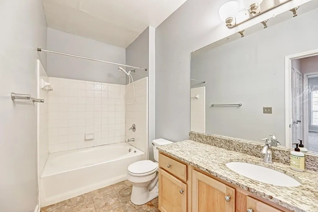 5641 Roswell Road Unit 102, Sandy Springs, Georgia 30342, 1 Bedroom Bedrooms, ,1 BathroomBathrooms,Residential,Sold,5641 Roswell Road Unit 102,6866056