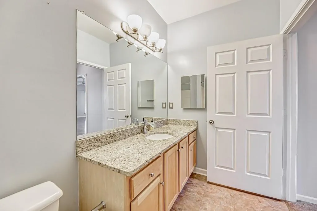5641 Roswell Road Unit 102, Sandy Springs, Georgia 30342, 1 Bedroom Bedrooms, ,1 BathroomBathrooms,Residential,Sold,5641 Roswell Road Unit 102,6866056