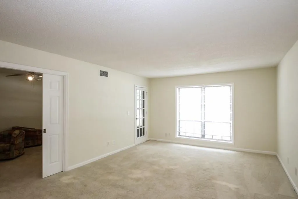 6851 Roswell Road Unit H-18, Sandy Springs, Georgia 30328, 3 Bedrooms Bedrooms, ,2 BathroomsBathrooms,Residential,Sold,6851 Roswell Road Unit H-18,6605312