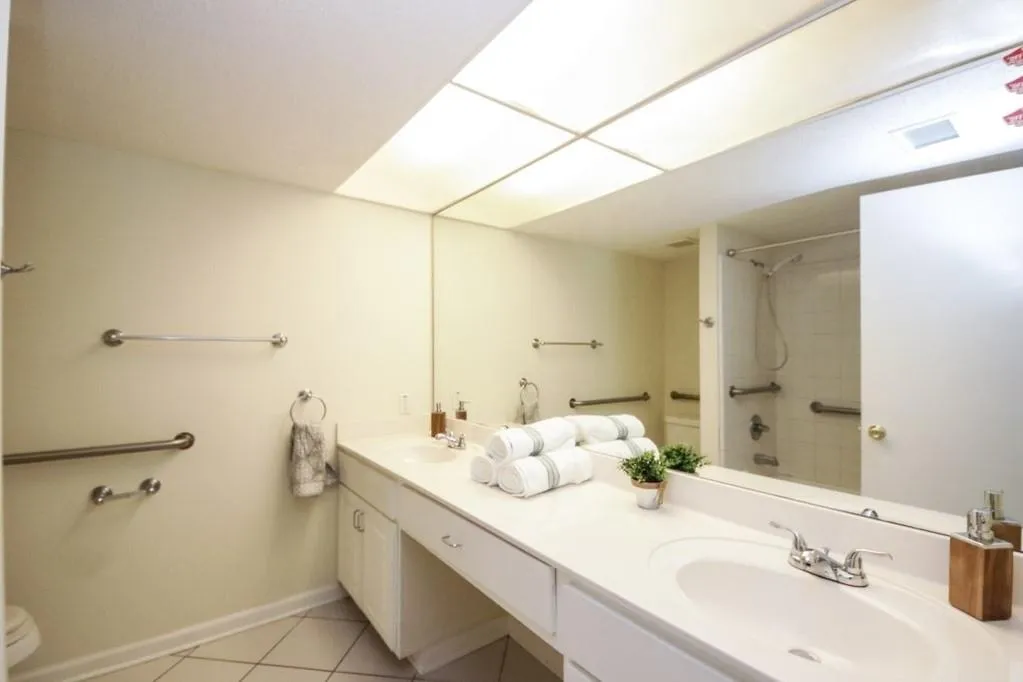 6851 Roswell Road Unit H-18, Sandy Springs, Georgia 30328, 3 Bedrooms Bedrooms, ,2 BathroomsBathrooms,Residential,Sold,6851 Roswell Road Unit H-18,6605312
