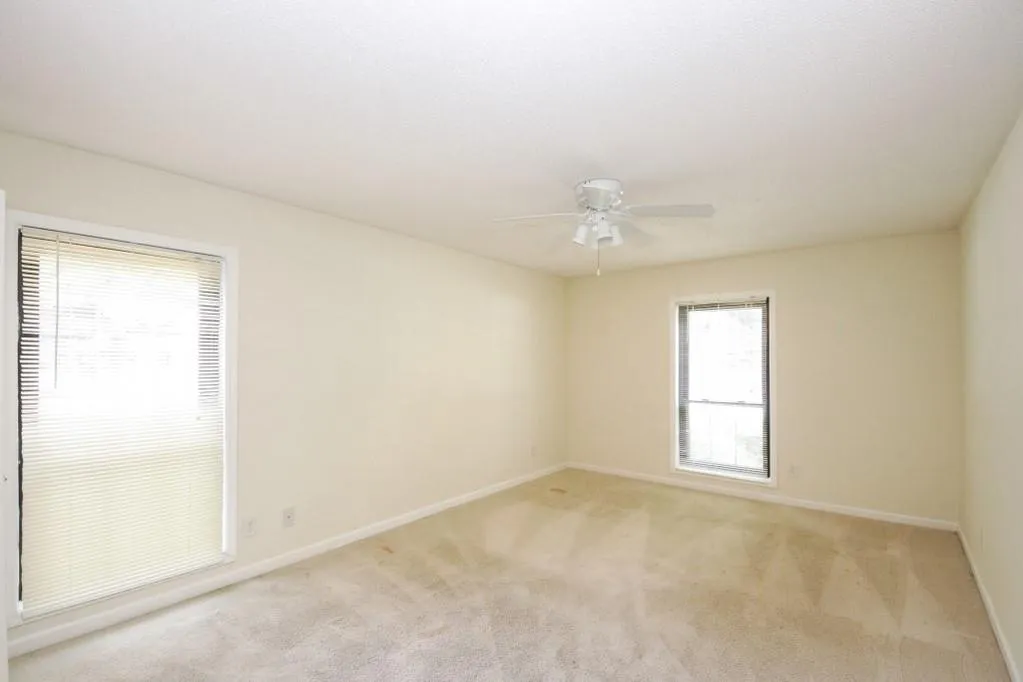 6851 Roswell Road Unit H-18, Sandy Springs, Georgia 30328, 3 Bedrooms Bedrooms, ,2 BathroomsBathrooms,Residential,Sold,6851 Roswell Road Unit H-18,6605312