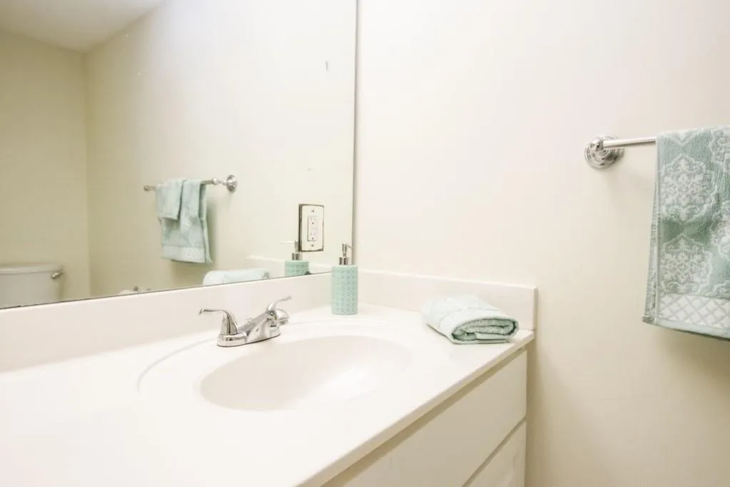 6851 Roswell Road Unit H-18, Sandy Springs, Georgia 30328, 3 Bedrooms Bedrooms, ,2 BathroomsBathrooms,Residential,Sold,6851 Roswell Road Unit H-18,6605312