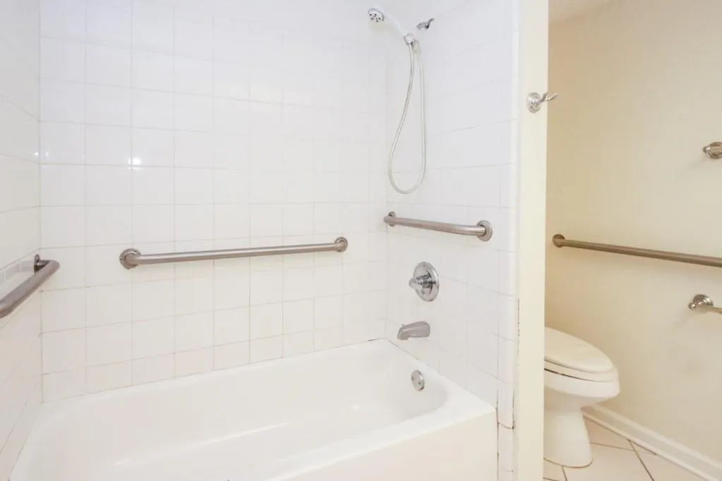 6851 Roswell Road Unit H-18, Sandy Springs, Georgia 30328, 3 Bedrooms Bedrooms, ,2 BathroomsBathrooms,Residential,Sold,6851 Roswell Road Unit H-18,6605312
