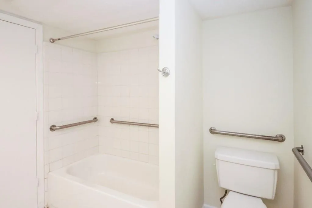 6851 Roswell Road Unit H-18, Sandy Springs, Georgia 30328, 3 Bedrooms Bedrooms, ,2 BathroomsBathrooms,Residential,Sold,6851 Roswell Road Unit H-18,6605312