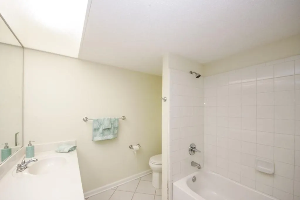 6851 Roswell Road Unit H-18, Sandy Springs, Georgia 30328, 3 Bedrooms Bedrooms, ,2 BathroomsBathrooms,Residential,Sold,6851 Roswell Road Unit H-18,6605312
