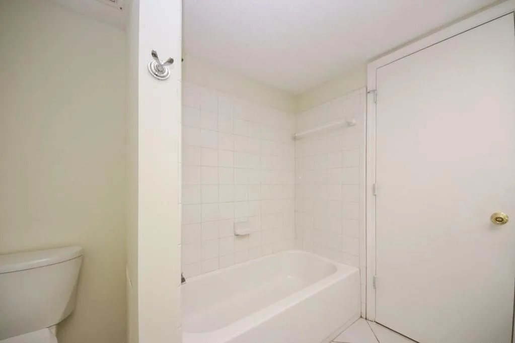 6851 Roswell Road Unit H-18, Sandy Springs, Georgia 30328, 3 Bedrooms Bedrooms, ,2 BathroomsBathrooms,Residential,Sold,6851 Roswell Road Unit H-18,6605312