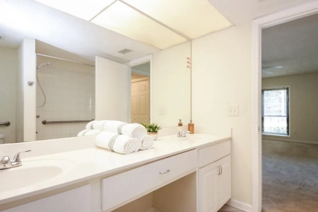 6851 Roswell Road Unit H-18, Sandy Springs, Georgia 30328, 3 Bedrooms Bedrooms, ,2 BathroomsBathrooms,Residential,Sold,6851 Roswell Road Unit H-18,6605312