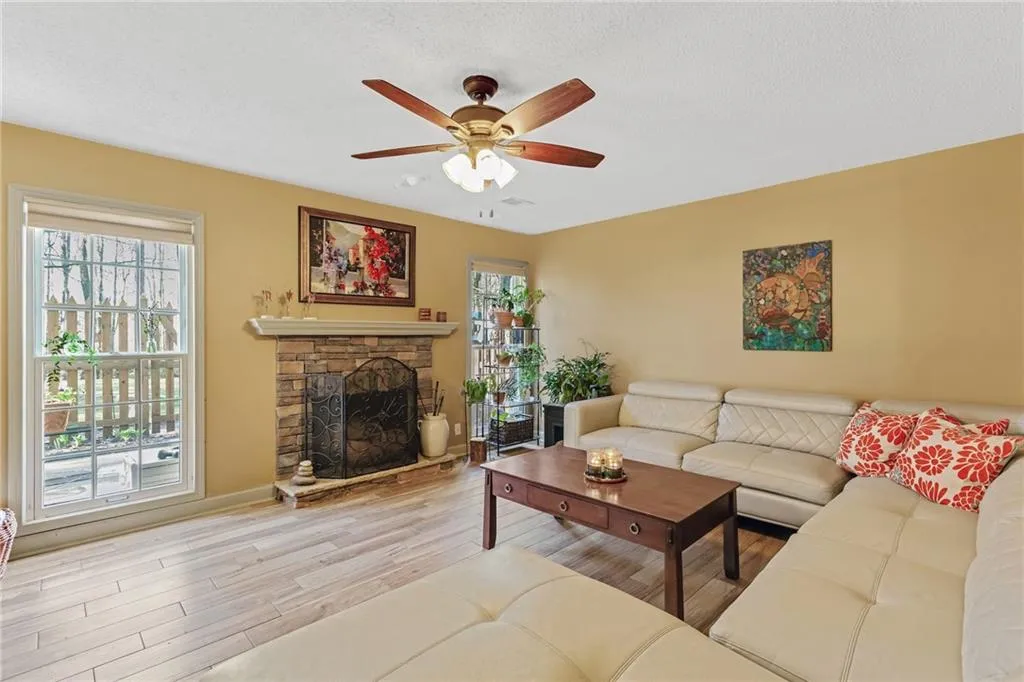 402 Brandywine Circle, Atlanta, Georgia 30350, 4 Bedrooms Bedrooms, ,3 BathroomsBathrooms,Residential,Sold,402 Brandywine Circle,7359250