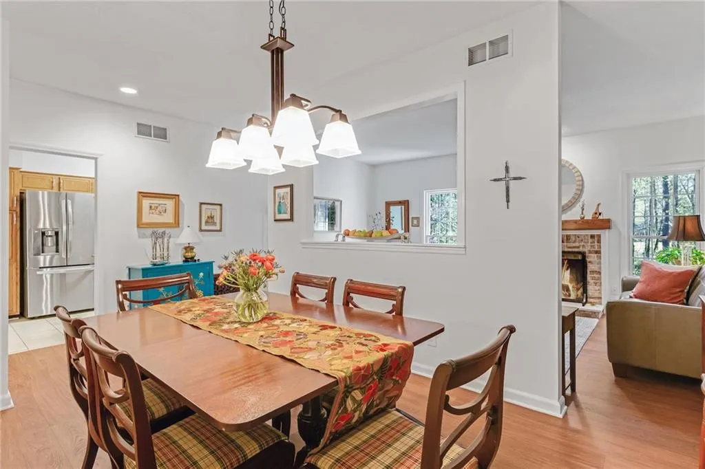 402 Brandywine Circle, Atlanta, Georgia 30350, 4 Bedrooms Bedrooms, ,3 BathroomsBathrooms,Residential,Sold,402 Brandywine Circle,7359250