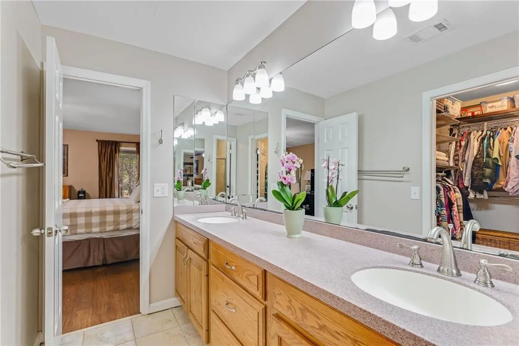 402 Brandywine Circle, Atlanta, Georgia 30350, 4 Bedrooms Bedrooms, ,3 BathroomsBathrooms,Residential,Sold,402 Brandywine Circle,7359250