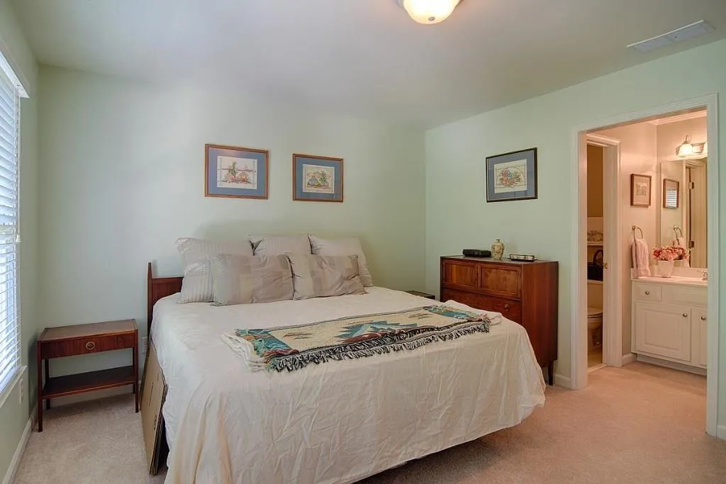 23 Carrington Way, Sandy Springs, Georgia 30328, 3 Bedrooms Bedrooms, ,3 BathroomsBathrooms,Residential,Sold,23 Carrington Way,5613719