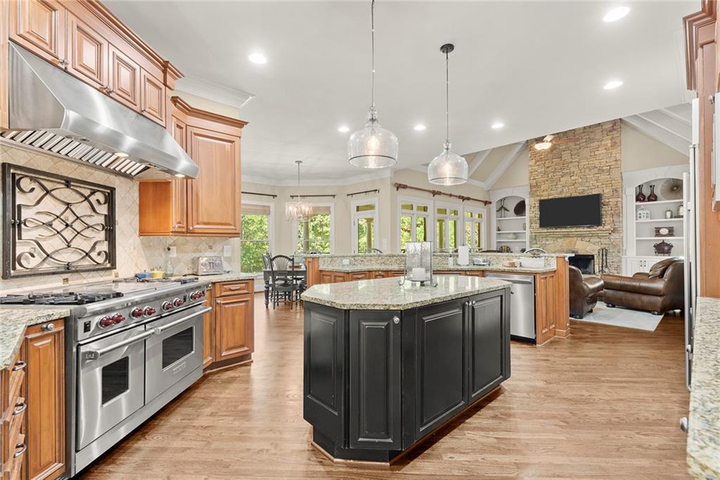 8390 Jett Ferry Road, Sandy Springs, Georgia 30350, 6 Bedrooms Bedrooms, ,6 BathroomsBathrooms,Residential,Sold,8390 Jett Ferry Road,7286534