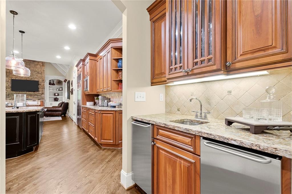 8390 Jett Ferry Road, Sandy Springs, Georgia 30350, 6 Bedrooms Bedrooms, ,6 BathroomsBathrooms,Residential,Sold,8390 Jett Ferry Road,7286534