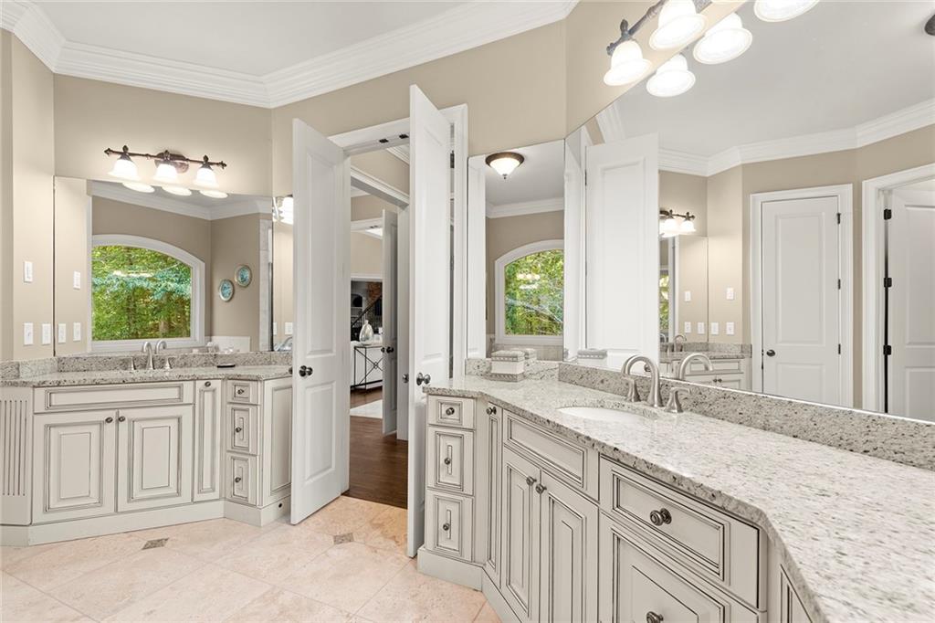 8390 Jett Ferry Road, Sandy Springs, Georgia 30350, 6 Bedrooms Bedrooms, ,6 BathroomsBathrooms,Residential,Sold,8390 Jett Ferry Road,7286534