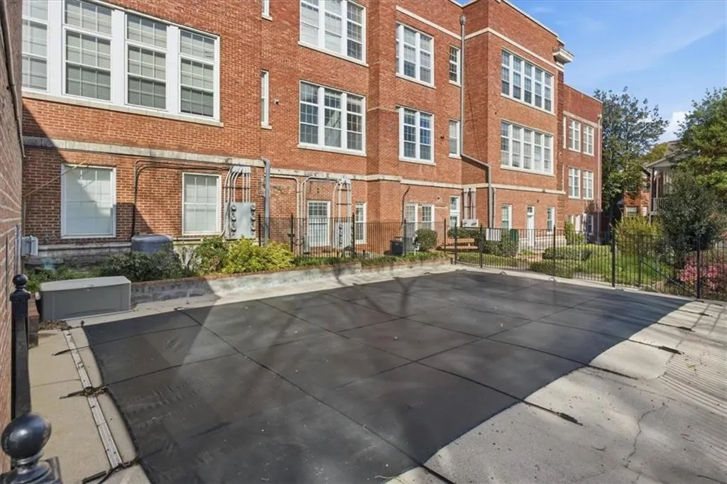 1031 State Street Nw Unit 106, Atlanta, Georgia 30318, 3 Bedrooms Bedrooms, 0 ,2 BathroomsBathrooms,Residential,For Sale,1031 State Street Nw Unit 106,7737904