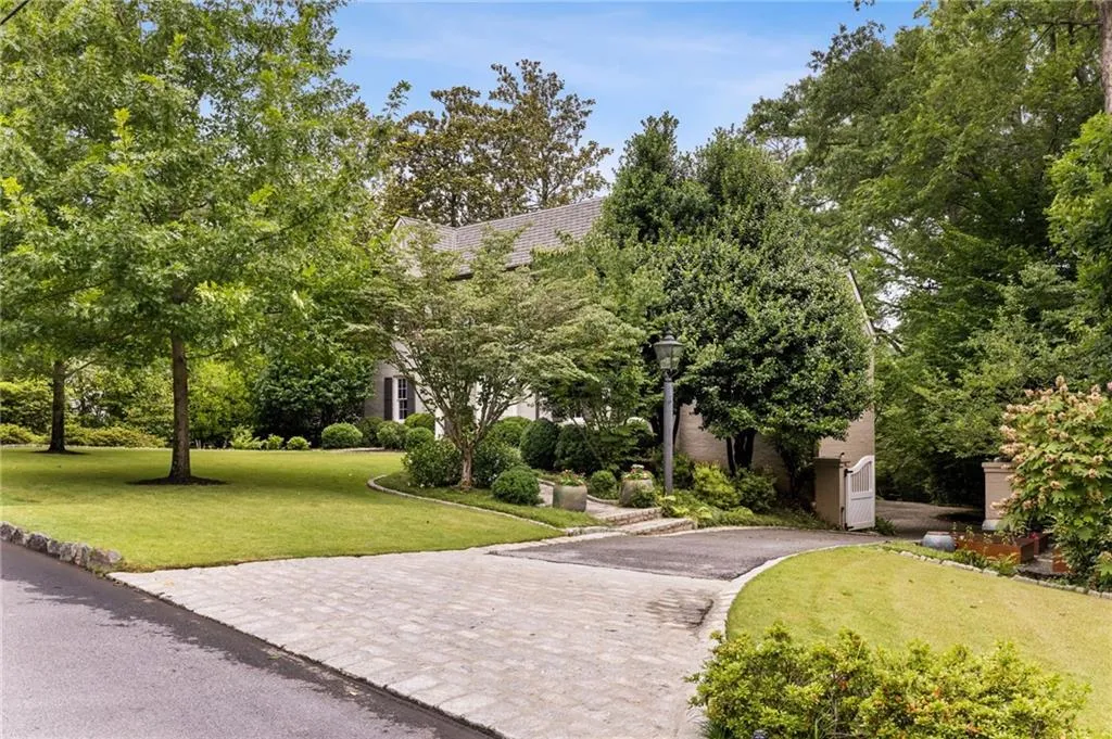 241 Nacoochee Drive Nw, Atlanta, Georgia 30305, 4 Bedrooms Bedrooms, ,3 BathroomsBathrooms,Residential,For Sale,241 Nacoochee Drive Nw,7593170
