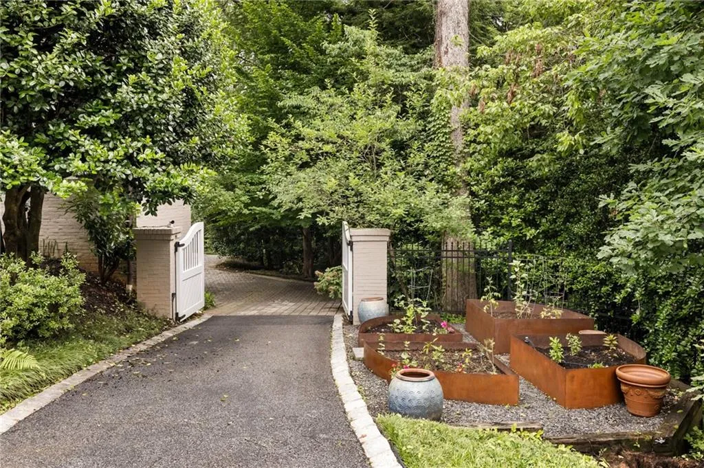 241 Nacoochee Drive Nw, Atlanta, Georgia 30305, 4 Bedrooms Bedrooms, ,3 BathroomsBathrooms,Residential,For Sale,241 Nacoochee Drive Nw,7593170