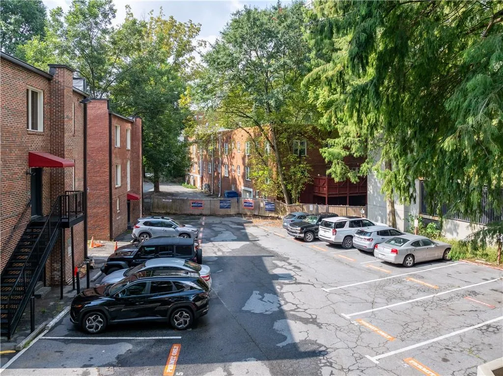 1100 Piedmont Avenue Ne Unit 5, Atlanta, Georgia 30309, 1 Bedroom Bedrooms, ,2 BathroomsBathrooms,Residential,For Sale,1100 Piedmont Avenue Ne Unit 5,7637121