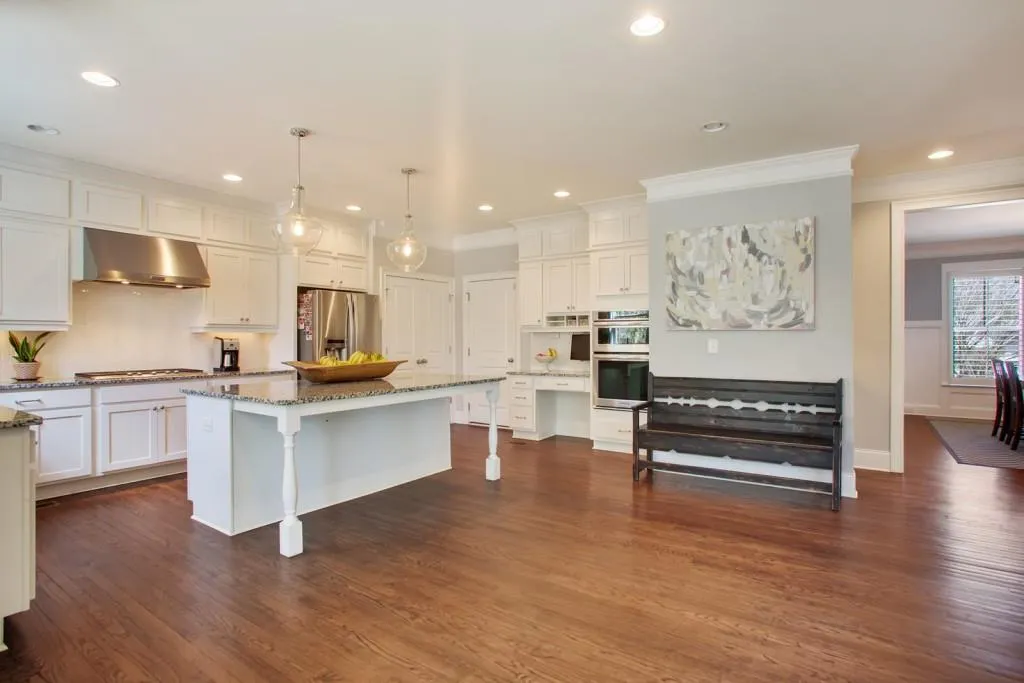 6440 Bridgewood Valley Road, Sandy Springs, Georgia 30328, 5 Bedrooms Bedrooms, ,4 BathroomsBathrooms,Residential,Sold,6440 Bridgewood Valley Road,5674167