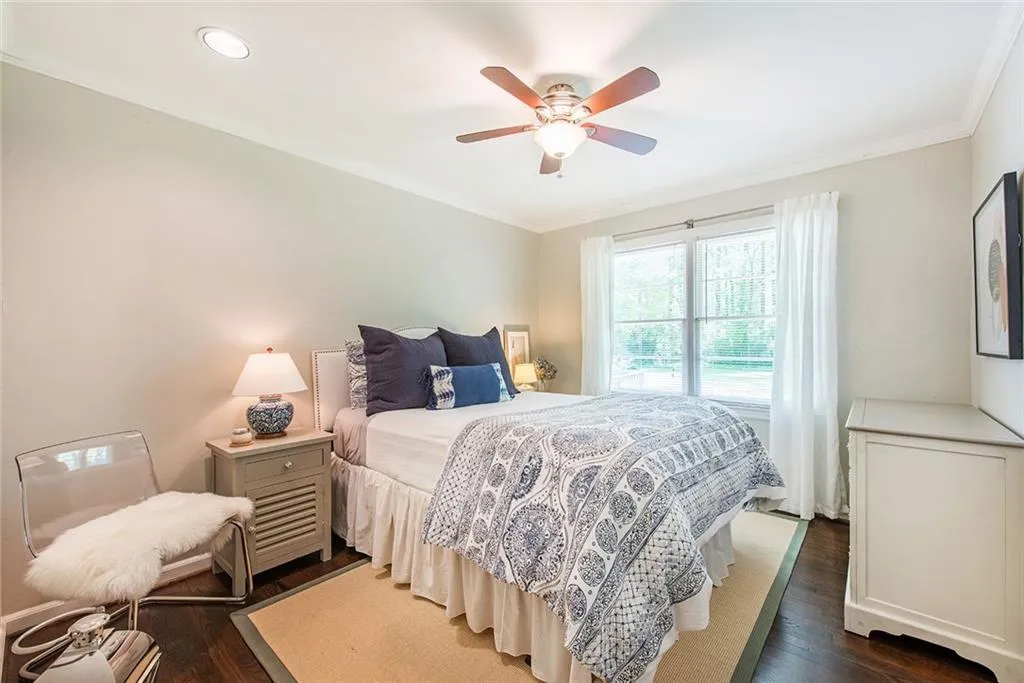 565 Windsor Parkway, Atlanta, Georgia 30342, 3 Bedrooms Bedrooms, ,2 BathroomsBathrooms,Residential,Sold,565 Windsor Parkway,7036609