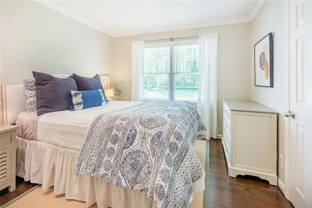 565 Windsor Parkway, Atlanta, Georgia 30342, 3 Bedrooms Bedrooms, ,2 BathroomsBathrooms,Residential,Sold,565 Windsor Parkway,7036609